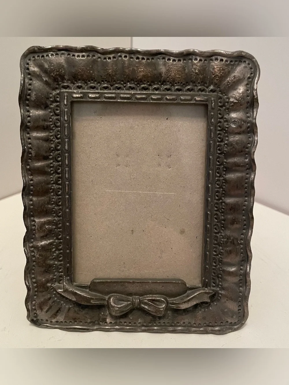 Vintage 2.5” X 3.5” Heavy Metal Ornate Photo Frame Bronze Finish